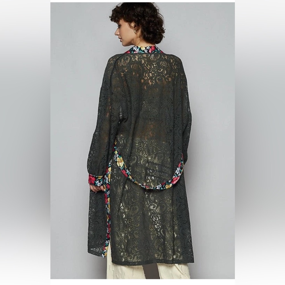 POL Charcoal Lace/Floral Belted Cardigan - Picture 4 of 5